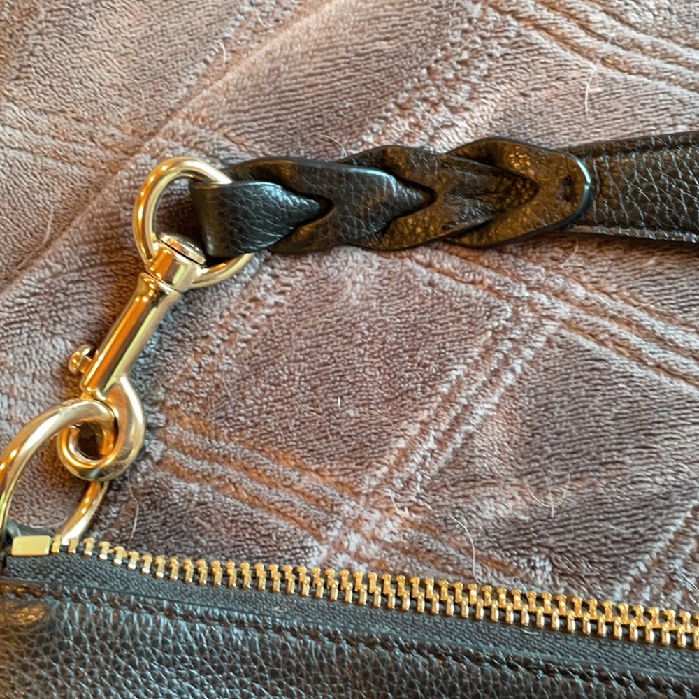 Beautiful NWT Coach Abby leather bag. - Picture 3 of 6